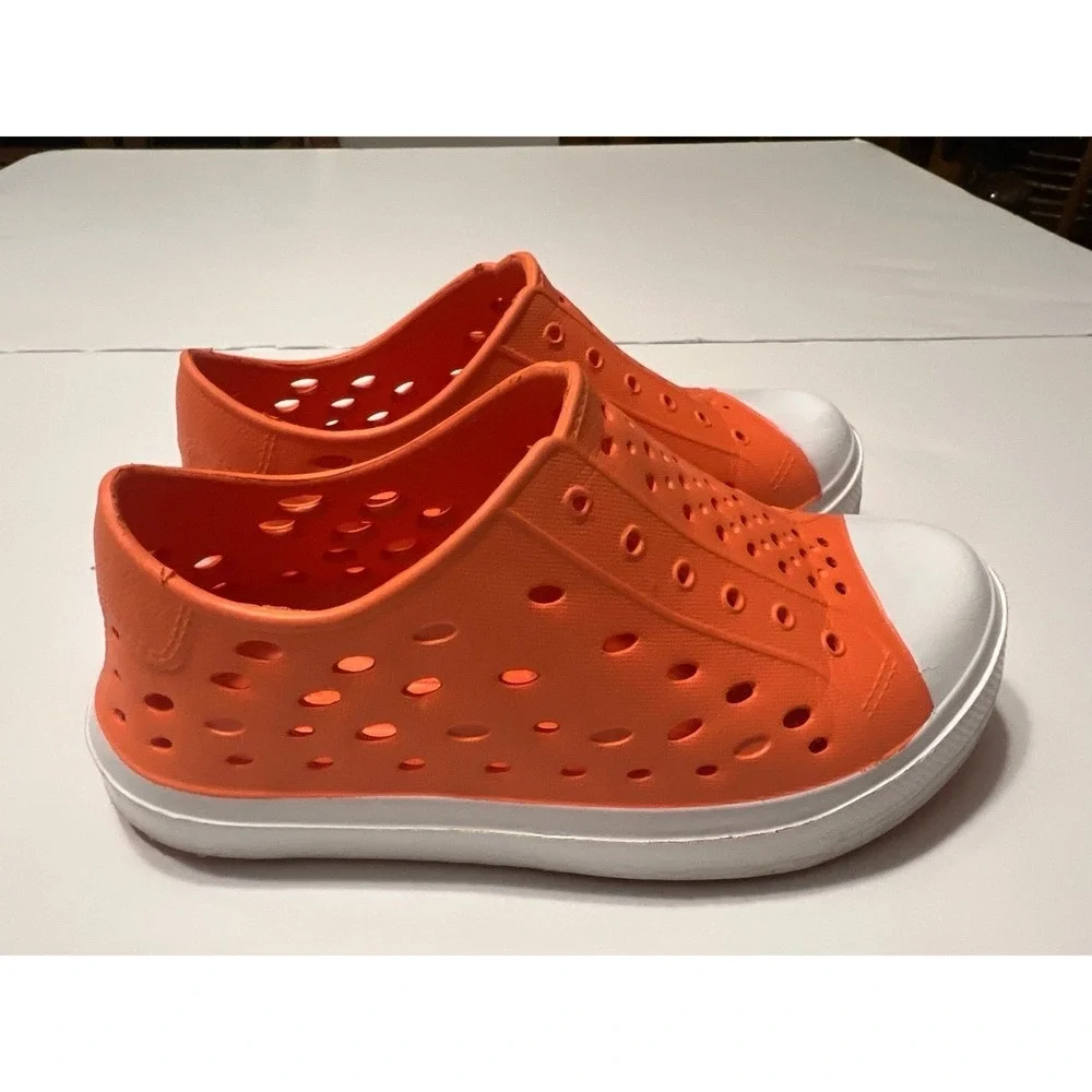 Kids size‎ 9/10 shoes (s-149)